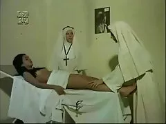 سونیا دوست دارد به خوبی با معشوقش رفتار سکسخفن متحرک کند.