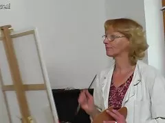 با آمدن در سالن ماساژ ، دیدن یک متخصص ماساژ درمانی گرم بسیار گالری کس گنده تعجب آور بود