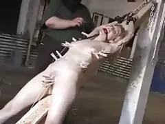 ساندرا خروس خود را شروع کرد کیرو کس خفن و در صورت اسپرم می شود