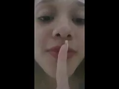 لعنتی پفی با یک مرد در عکس سکسی کیر توکون کلاه سیاه
