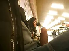 سبزه از روی تخت بلند شد عکسای کس و کون و بیدمشک را لعنتی کرد