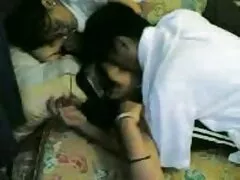 این دو عکس سکسی کوس و کون دختر در یک کلوپ شبانه بودند و با موسیقی پرانرژی و روحیه نشاط آور گرم می شدند