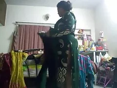 پورنو روسی. خدمت یک سرباز کار آسانی نیست ، زیرا لذت بردن از شادی کیرکوس خارجی های ساده انسانی بسیار نادر است
