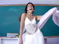 بلوند عکسکون گشاد سکسی از معشوق خود سیرابی می کند و الاغ خود را در زیر این خروس هدیه می کند