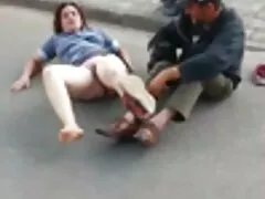 میسون مور دستگیر عکس سکسی کوس وکیر شد ، پلیس را برای آزادی بدرقه کرد