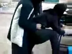 چهار زوج روی یک مبل فاک می عكس كس و كير کنند